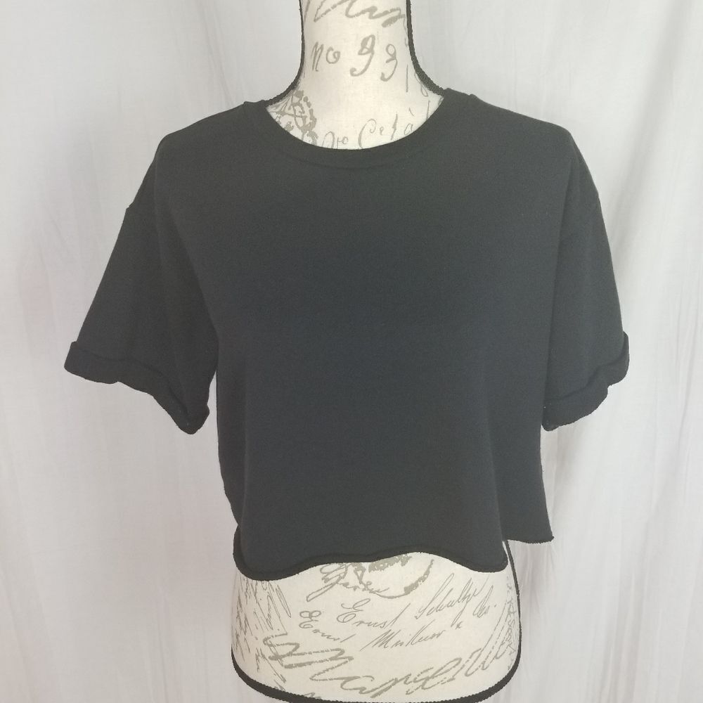 Forever 21 Black Rolled Cuff Crop Top‎